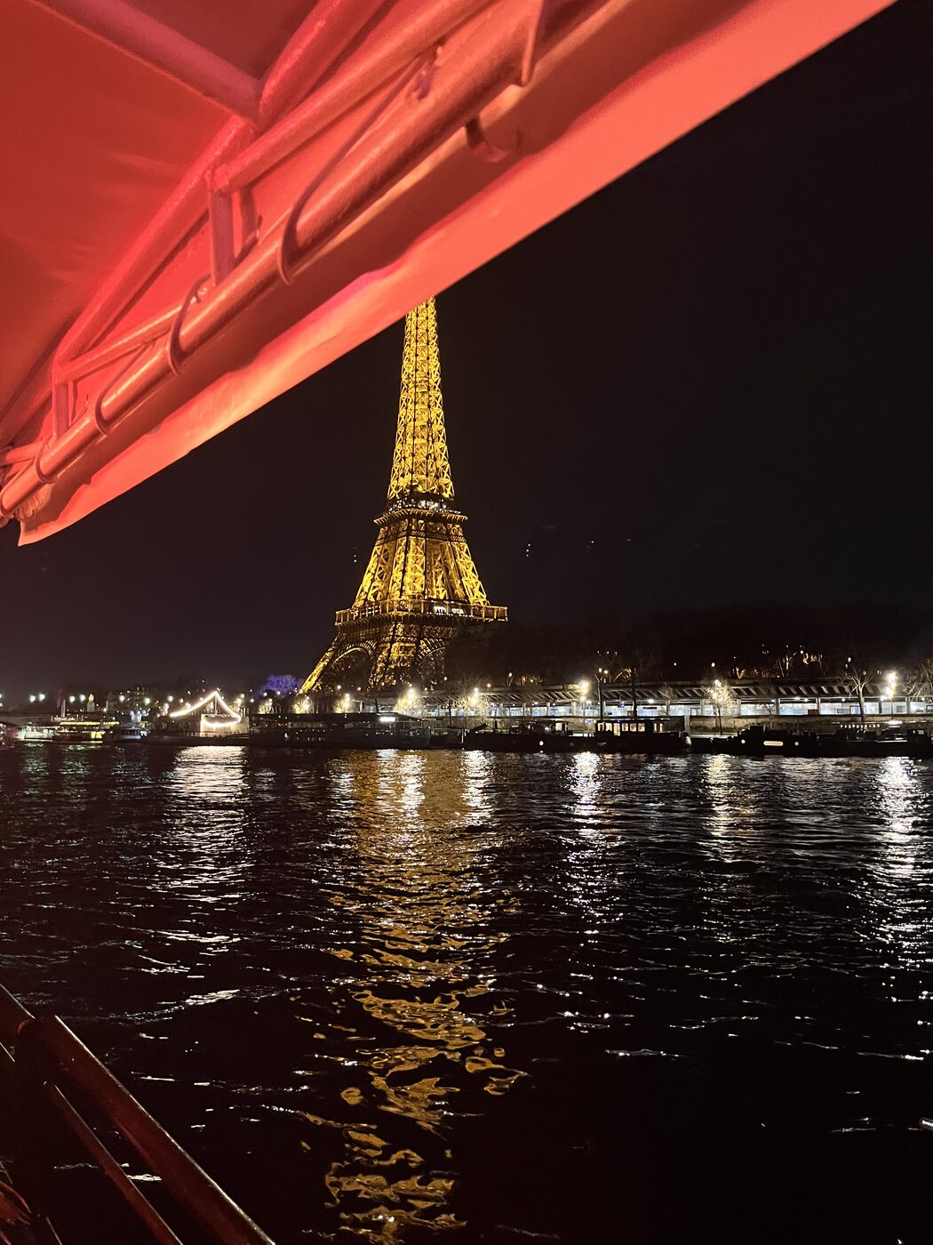 Networking lors d'un afterwork Hub CX à Paris