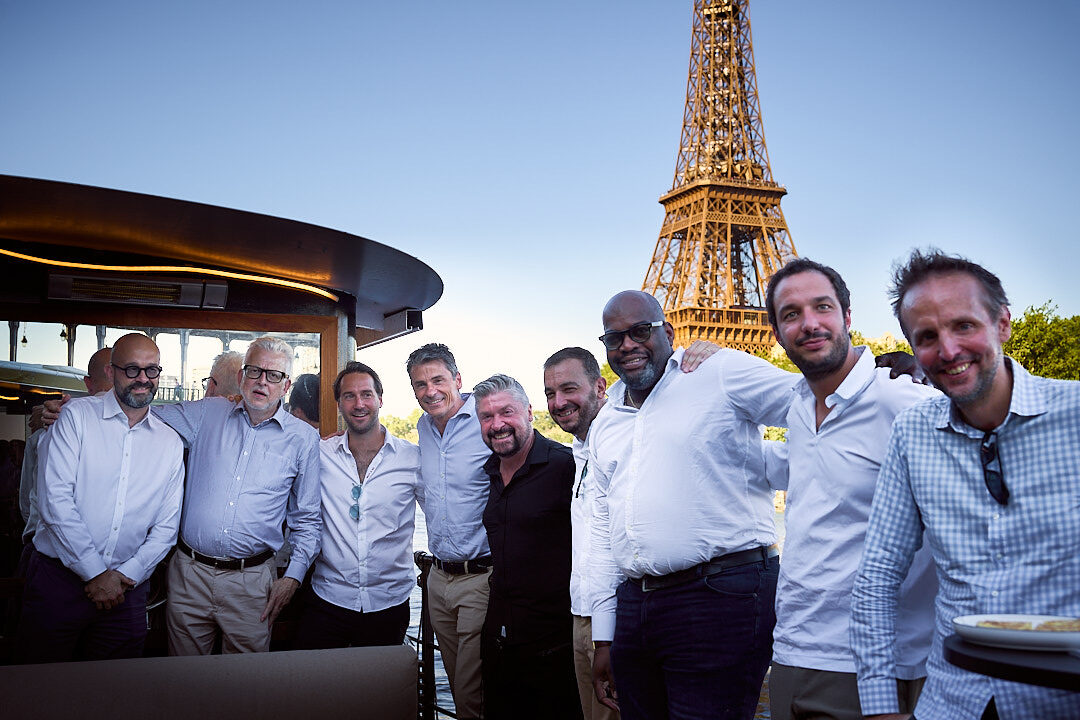 Afterwork Hub CX sur une péniche parisienne face à la Tour Eiffel